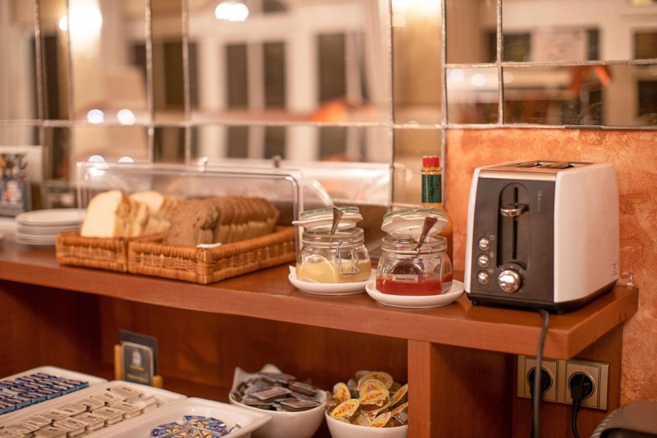 Hotel Meteor Plaza Prague Ngoại thất bức ảnh