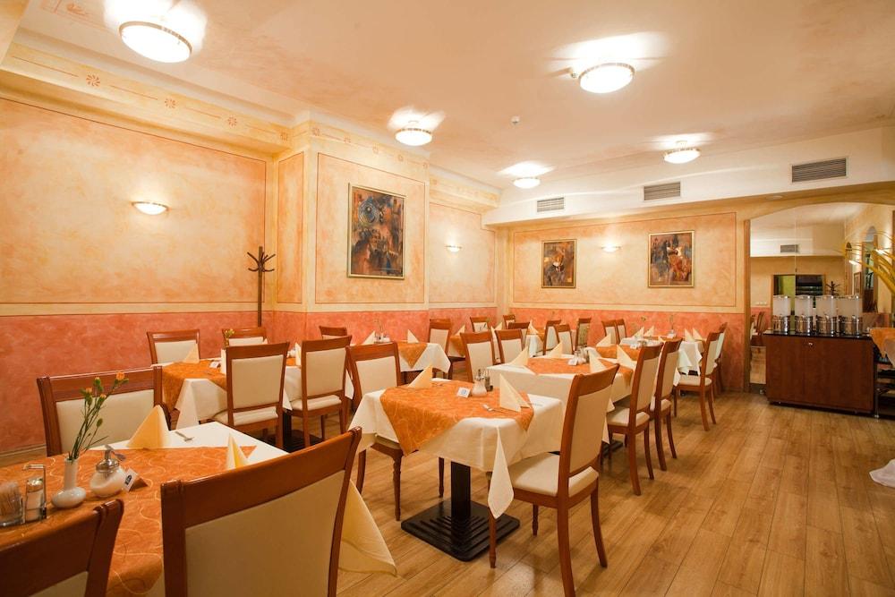 Hotel Meteor Plaza Prague Ngoại thất bức ảnh