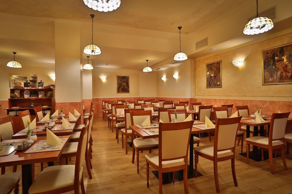 Hotel Meteor Plaza Prague Ngoại thất bức ảnh